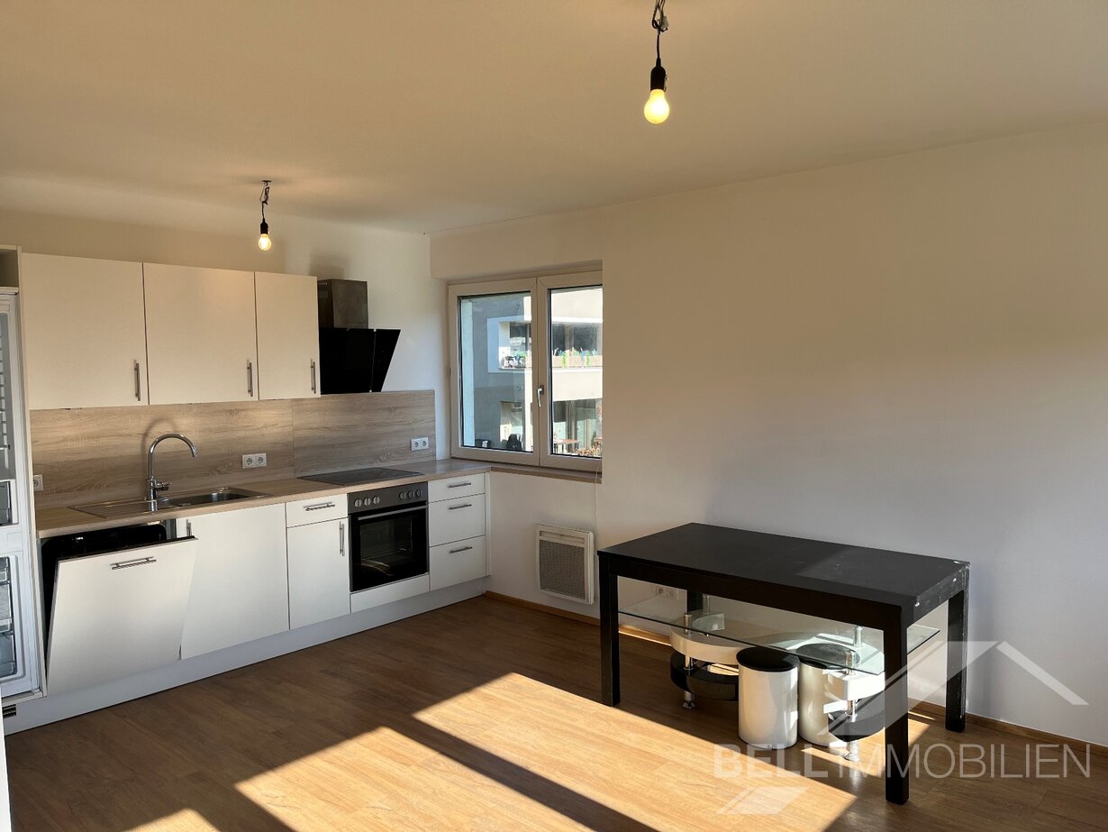 Wohnzimmer mit Küche