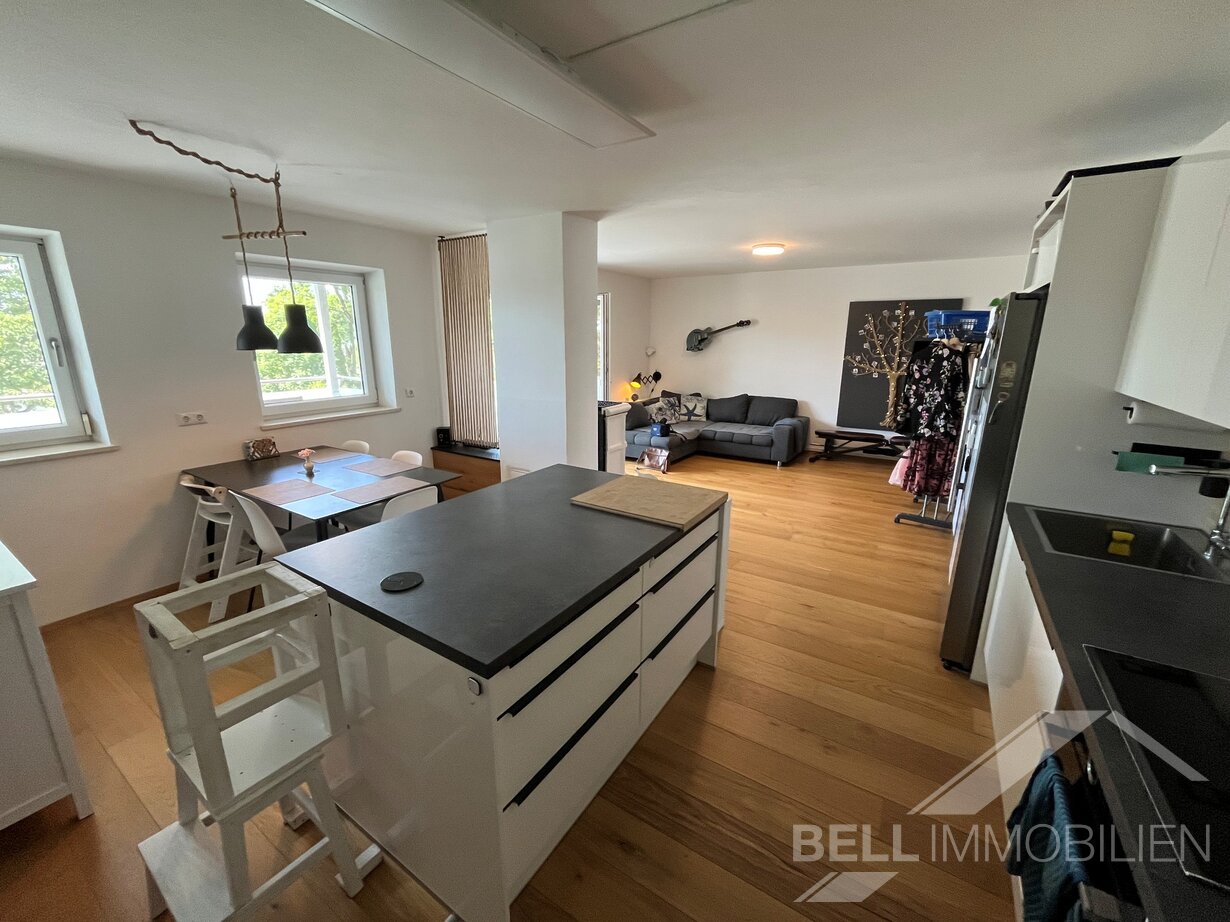 Küche und Wohnzimmer Top 1 Neumarkt Breinbergstraße