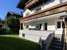 Herbststimmung mit großzügigen Garten