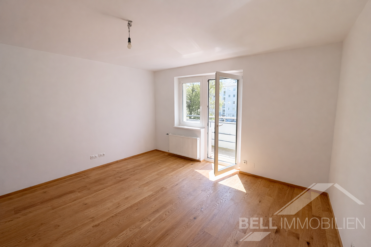 Wohnzimmer mit Ausgang auf den Balkon