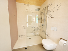 Zweites Badezimmer