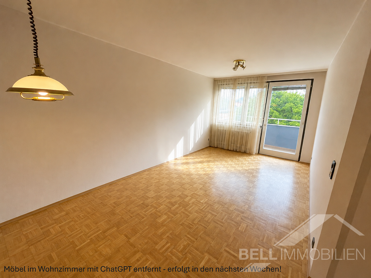 Wohnzimmer mit offener Küche