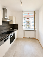Moderne Küche mit Fenster